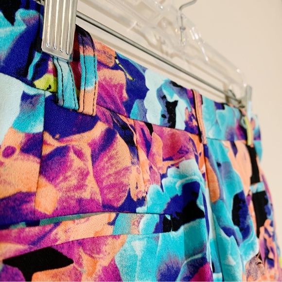 Worthington (size 14) Bright Floral Shorts with pockets - Picture 6 of 9